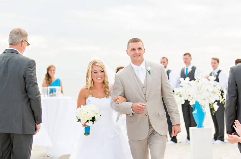 Amanda & Mikey - Romantically Rustic  — photo 10