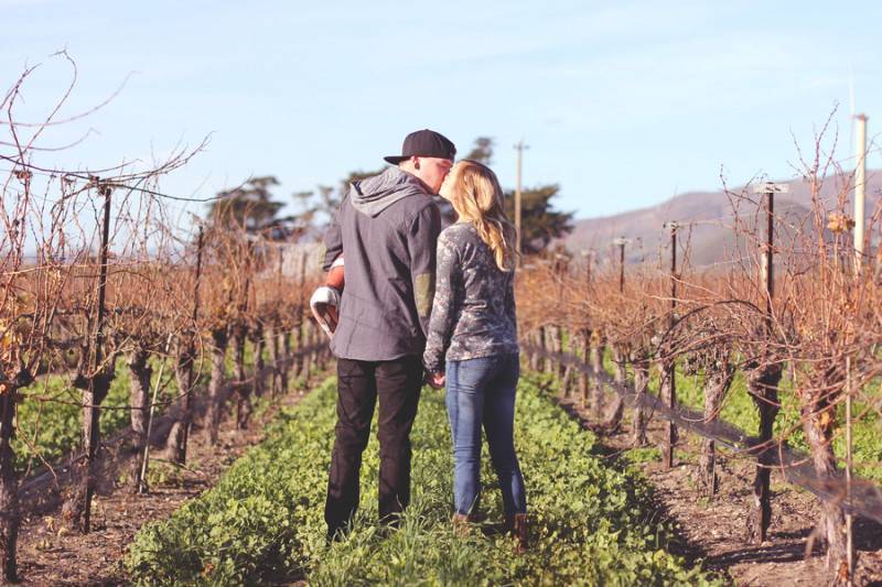 Beach and Barn Engagement — photo 3