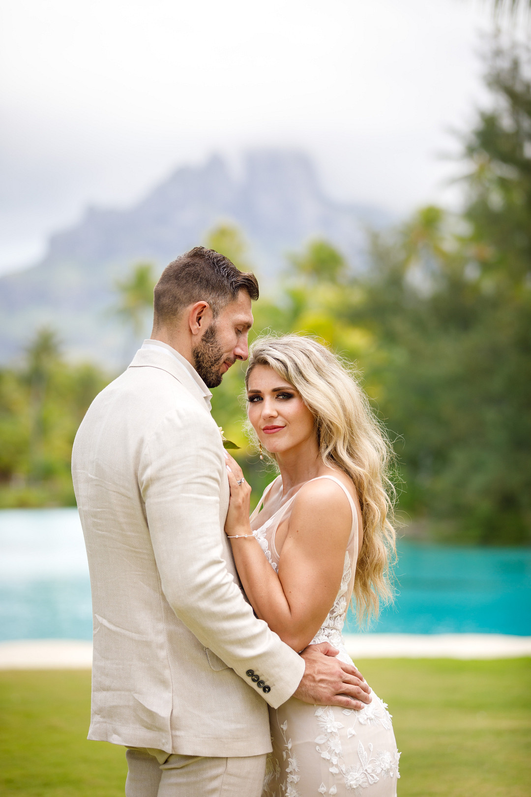 Bold and Breathtaking Bora Bora Elopement — photo 16