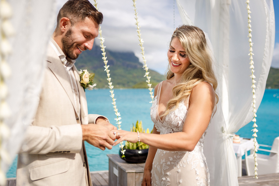 Bold and Breathtaking Bora Bora Elopement — photo 7
