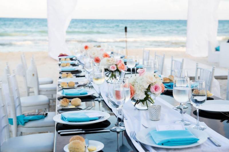 Courtney & Tim - Tiffany Blue is the New White — photo 10